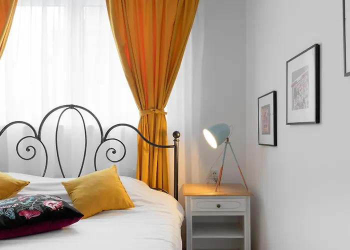 Historical Center 5 * بوخارست