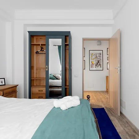 Historical Center 5 *